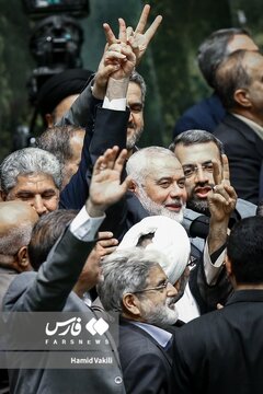 قاب‌هایی از حضور شهید هنیه در مراسم تحلیف