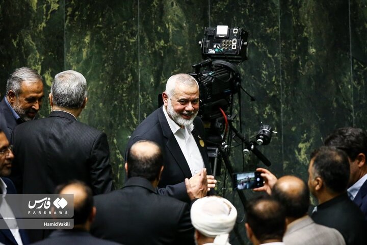 قاب‌هایی از حضور شهید هنیه در مراسم تحلیف