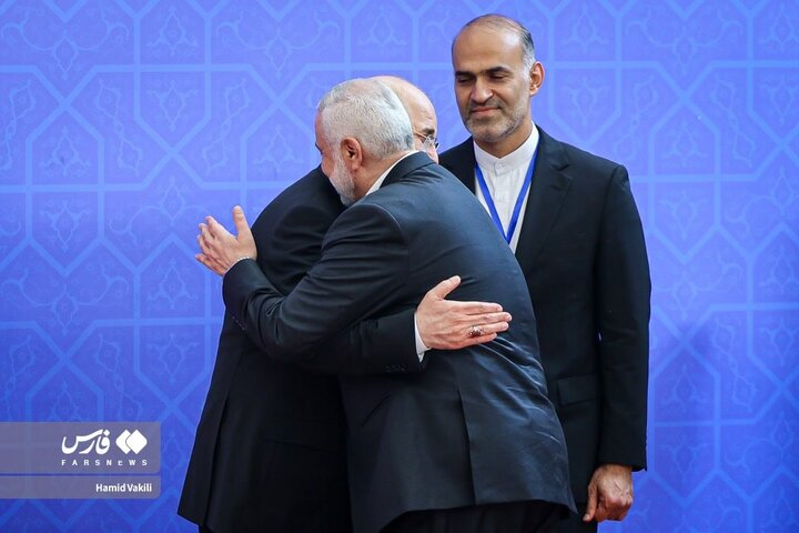قاب‌هایی از حضور شهید هنیه در مراسم تحلیف