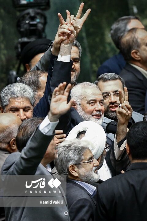 قاب‌هایی از حضور شهید هنیه در مراسم تحلیف