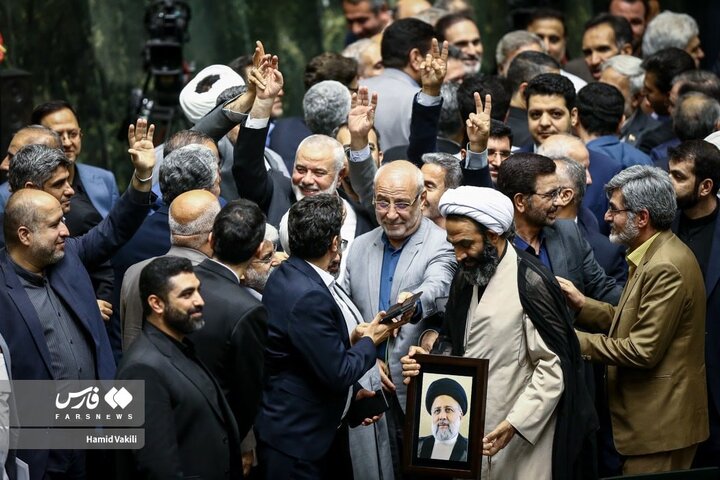 قاب‌هایی از حضور شهید هنیه در مراسم تحلیف