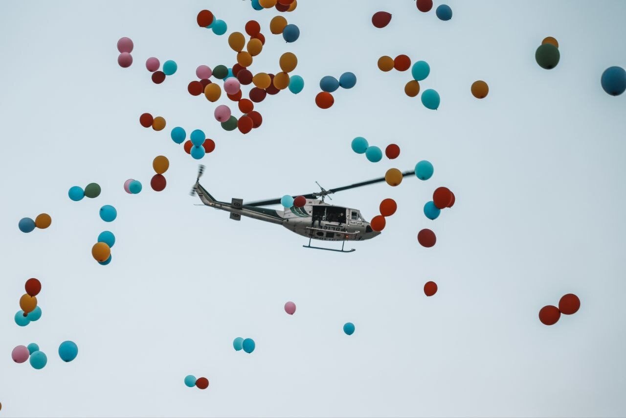 رها کردن هزاران بادکنک هلیومی در مهمونی ۱۰کیلومتری عید غدیر توسط شادزی