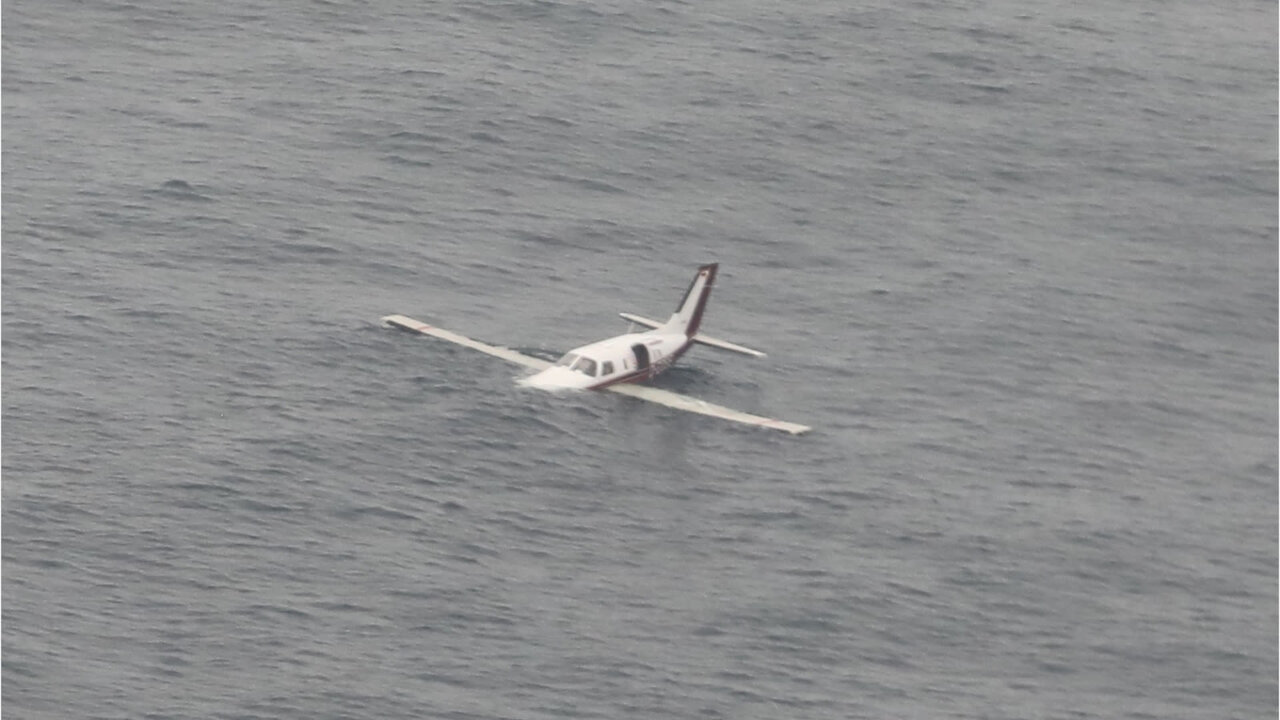 ببینید | اولین تصاویر از لحظه سقوط هواپیمای دانمارکی داخل دریا!