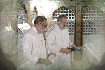 چرا ابراهیم رئیسی، حقوقش را از حرم امام رضا نمیگرفت؟ چرا ابراهیم رئیسی، حقوقش را از حرم امام رضا نمیگرفت؟