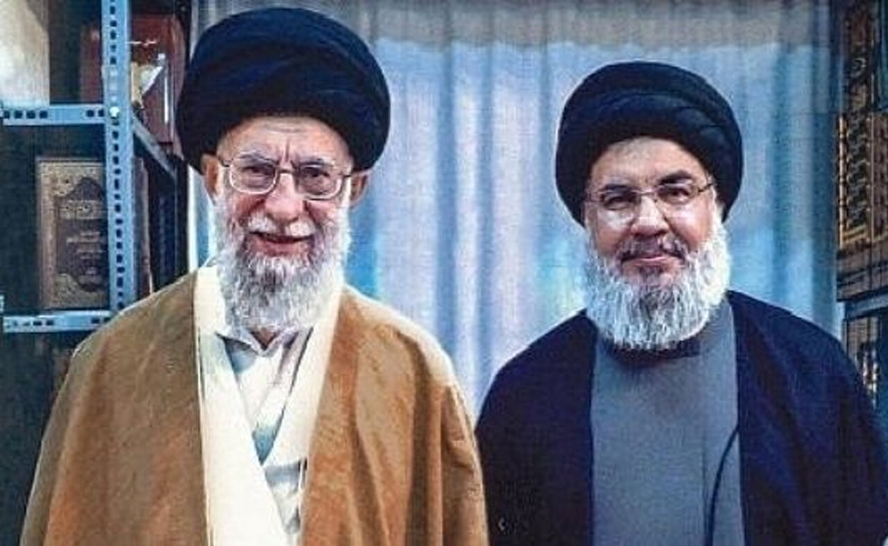 عکس | تصویری جالب از دیدار سیدحسن نصرالله با رهبر انقلاب در تهران؛ چهره‌های خندان در قاب تاریخ
