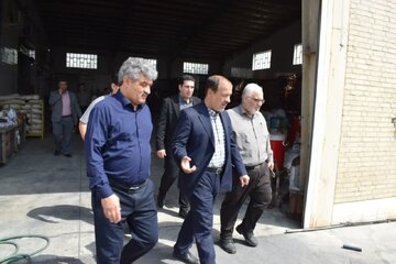 بازدید مسئولین استان یزد و شهرستان میبد از کارخانه یاس کیسه
