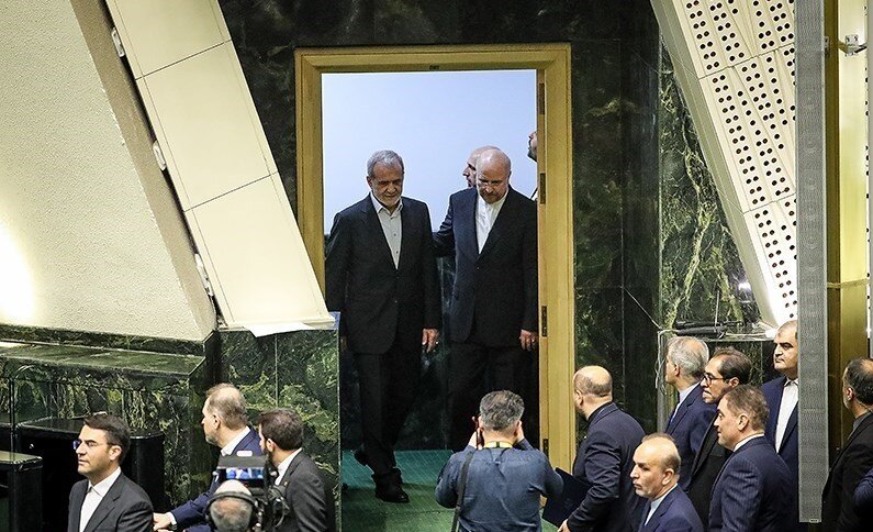 مانع تراشی بر سر راه «استعفای کریم حسین زاده» از نگاه ۳ نماینده اهل سنت /استعفای نمایندهِ شیعه را قبول می کنند ولی اهل تسنن را نه؟!