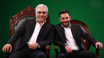 عکس | تصویری جالب از کودکی مهران مدیری در مدرسه با کت و شلوار