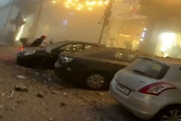عکس | خانم سیاستمدار ترور شد؛ اول شلیک گلوله و سپس انفجار بمب انتحاری! عکس | خانم سیاستمدار ترور شد؛ اول شلیک گلوله و سپس انفجار بمب انتحاری!