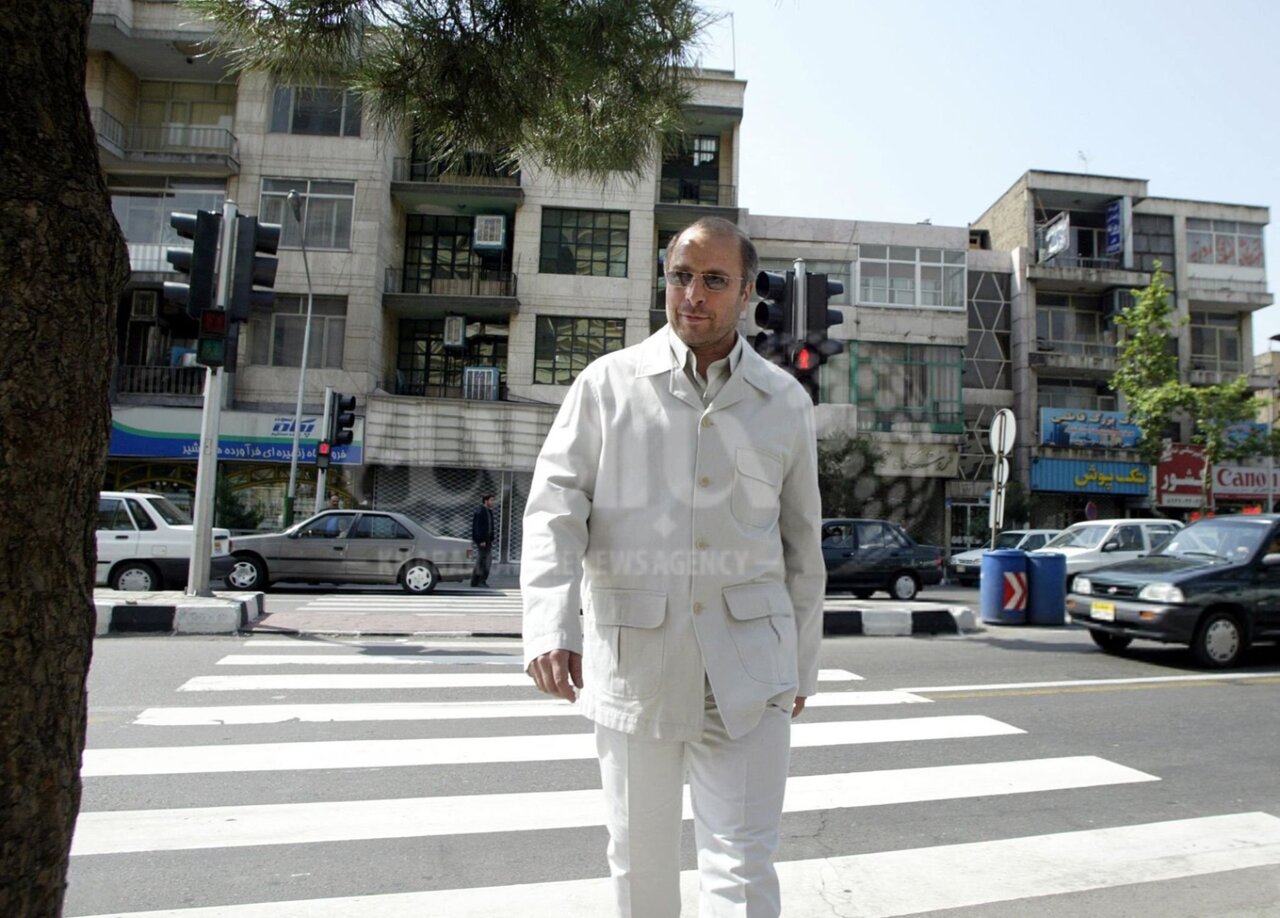 عکس | متفاوتترین تصویر محمدباقر قالیباف با لباس تماماً سفید؛ روزی که آقای سیاستمدار رخت سپید پوشید!