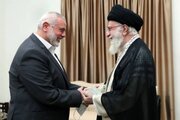 ببینید | پنجره متفاوتی به آخرین دیدار شهید هنیه با رهبر شهید انقلاب، در روز قبل از شهادت