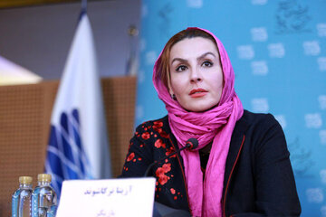 یک بازیگر زن: ما پای وطن‌مان هستیم