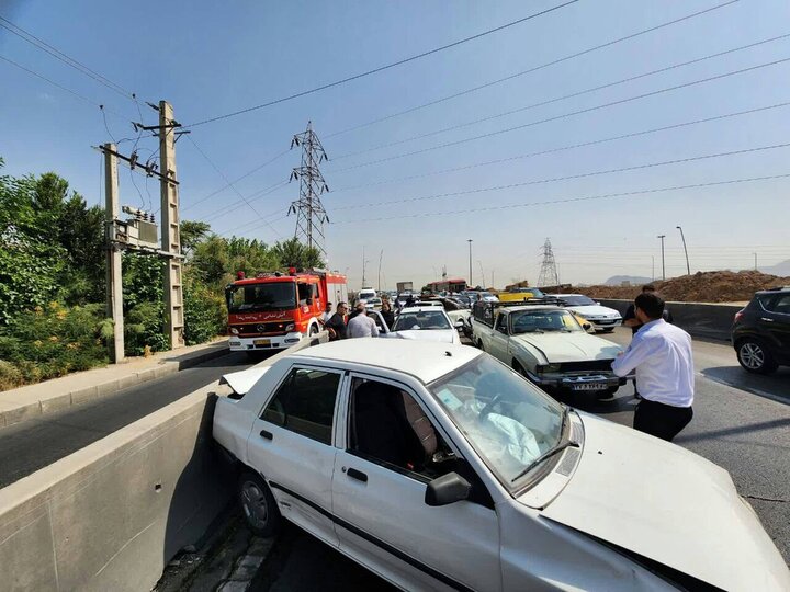 ببینید | اولین تصاویر از تصادف خونین و زنجیره‌ای در بزرگراه امام علی تهران