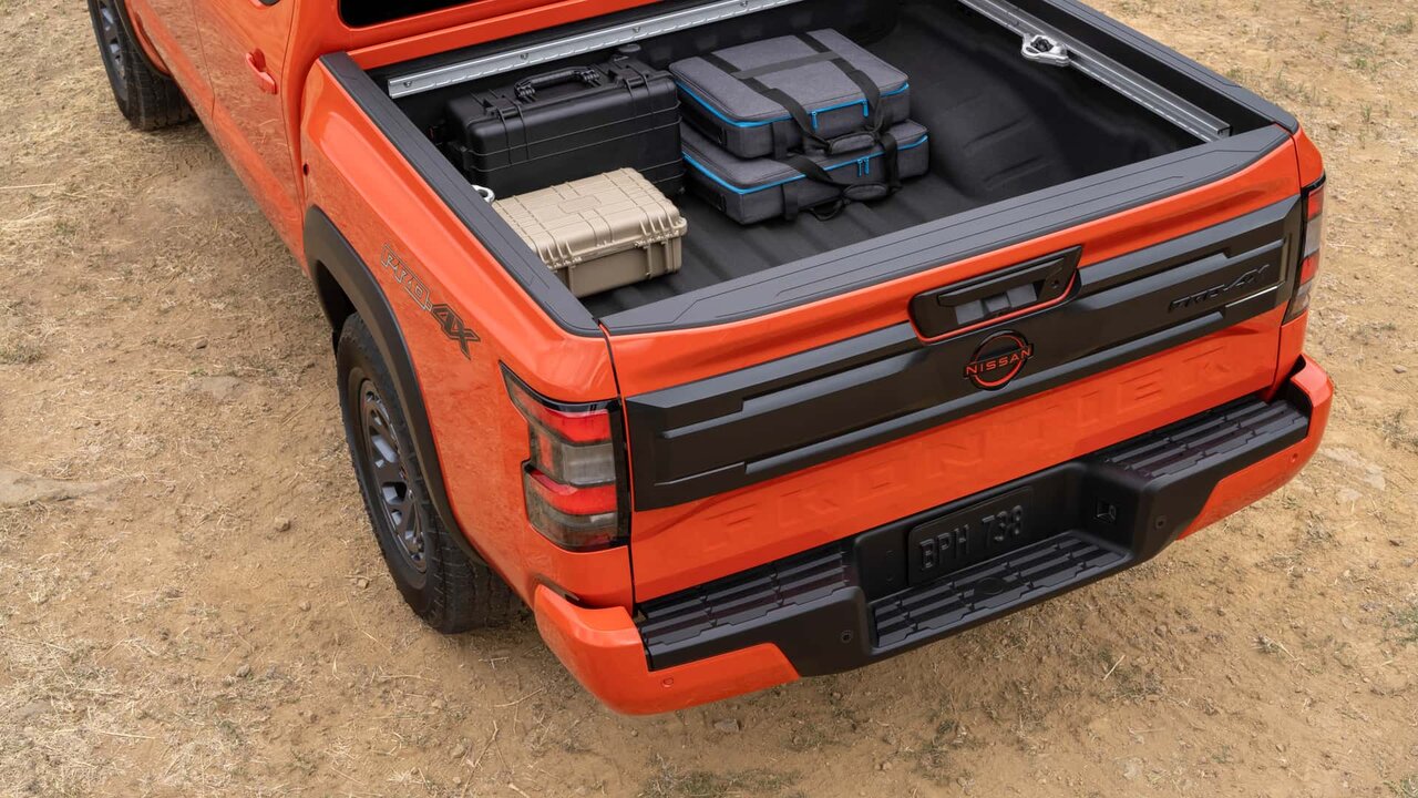 عکس | با نواده نیسان آبی معروف آشنا شوید