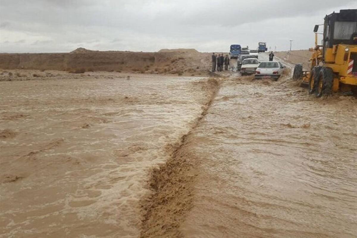 ببینید | جاری شدن سیلاب در محمدآباد ایرانشهر