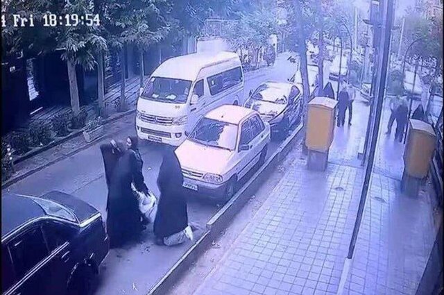 واکنش یک جامعهشناس به ویدیوی درگیری چند مامور زن با دو دختر بر سر حجاب