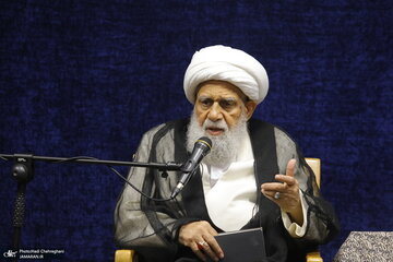 آیتالله کریمی جهرمی: نباید با رفتارهای دور از اخلاق به یکدیگر ظلم کنیم و حق یکدیگر را پایمال کنیم / پیامبر آزار دشمنان را با دعا و هدایت پاسخ میداد