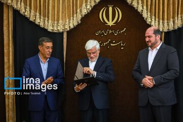 عارف: باید به مطالبات مردم از جمله آنها که در انتخابات رای نداده اند، رسیدگی شود/ نباید با مردم برخورد خشن انجام شود عارف: باید به مطالبات مردم از جمله آنها که در انتخابات رای نداده اند، رسیدگی شود/ نباید با مردم برخورد خشن انجام شود