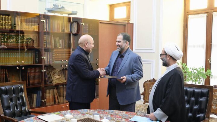 خطاب به رئیس جدید کتابخانهی مجلس: درب کتابخانه را به روی ملت باز کنید