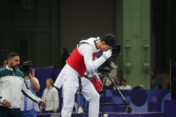 گاز زدن مدال طلا در المپیک گاز زدن مدال طلا در المپیک