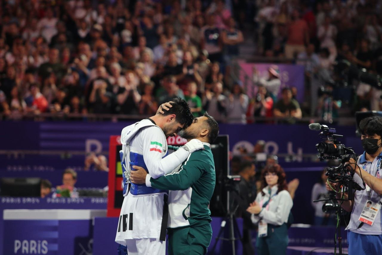 بخند خوش خنده!/ "آپدولیوچاگی" نقرهای به دل طلسم