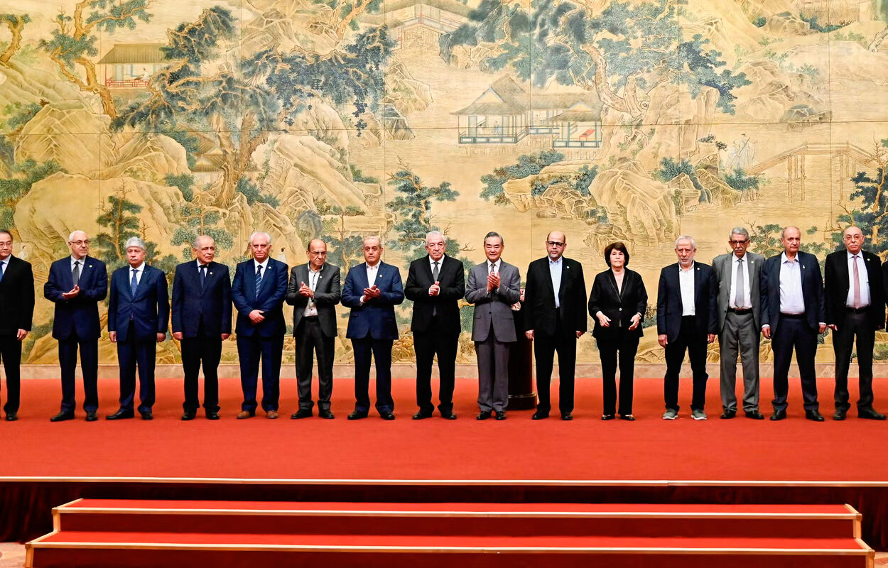 چین و میانجیگری در مساله فلسطین؛ شمشیرهای آهنین به غلاف خود بازمیگردند