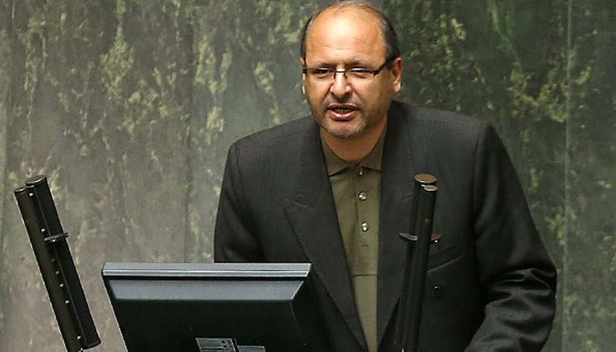 استقبال ۲ نماینده از قرارداد طولانی مدت ایران و غرب/ نصیرپور: حاکمیت برای تندروها فکری خواهد کرد/ اردستانی: برجام معیشت مردم را آسان کرد