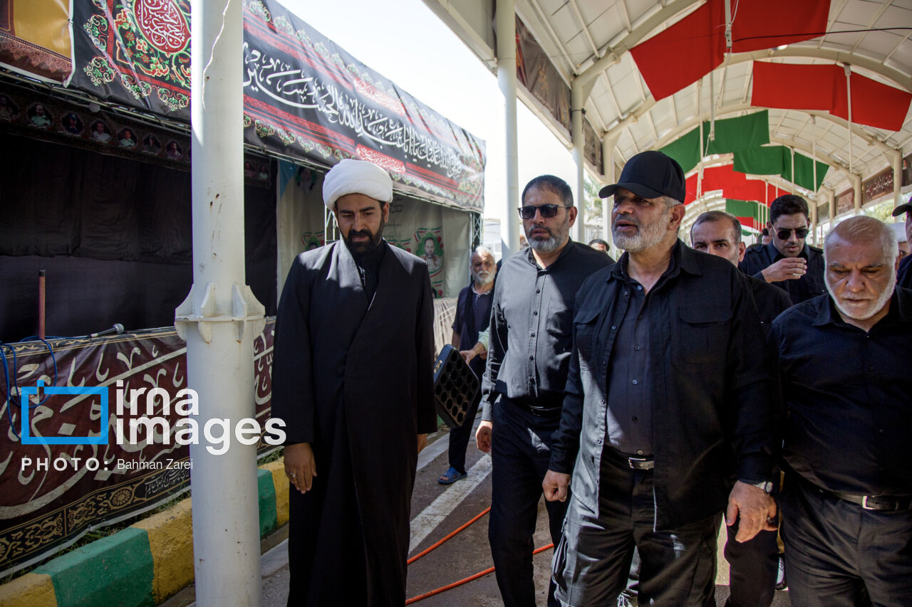 پوشش متفاوت وزیر کشور در سفر به مرزهای خسروی/ عکس یادگاری وحیدی با عراقیها