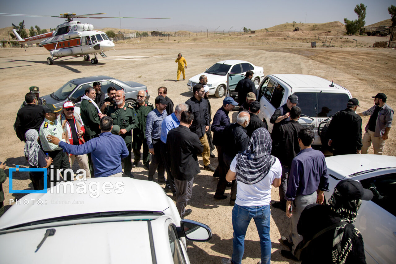 پوشش متفاوت وزیر کشور در سفر به مرزهای خسروی/ عکس یادگاری وحیدی با عراقیها