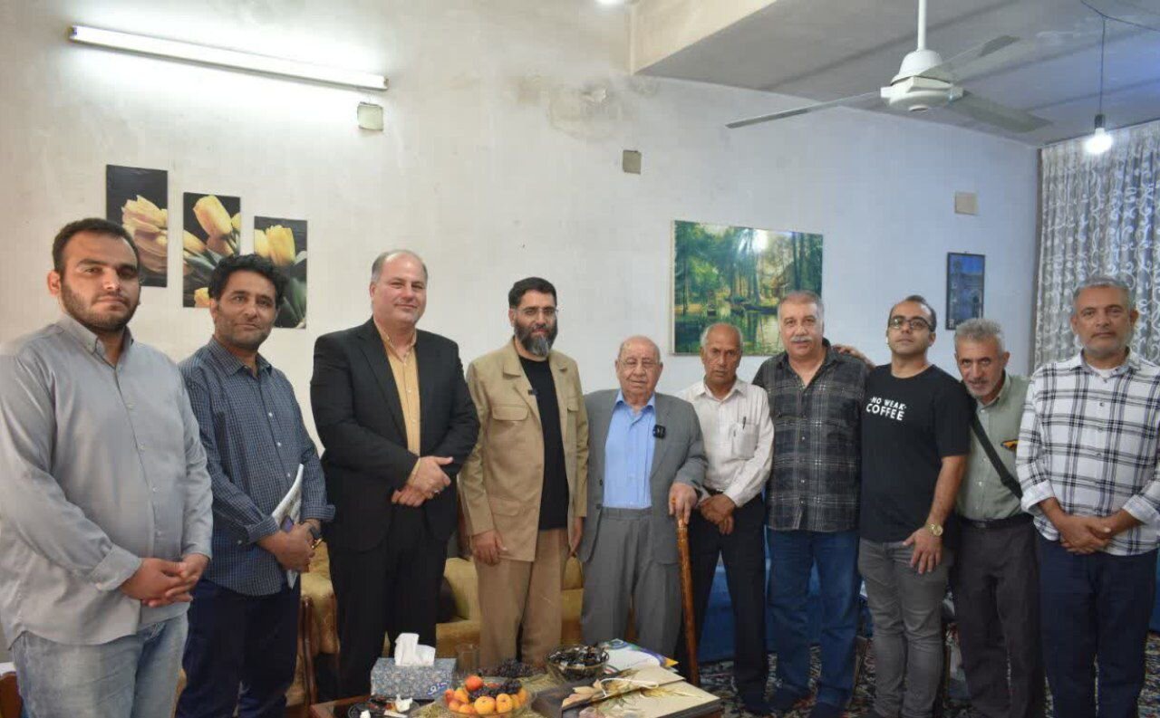 تجلیل از قدیمیترین و جوانترین خبرنگاران شهرستان اندیمشک