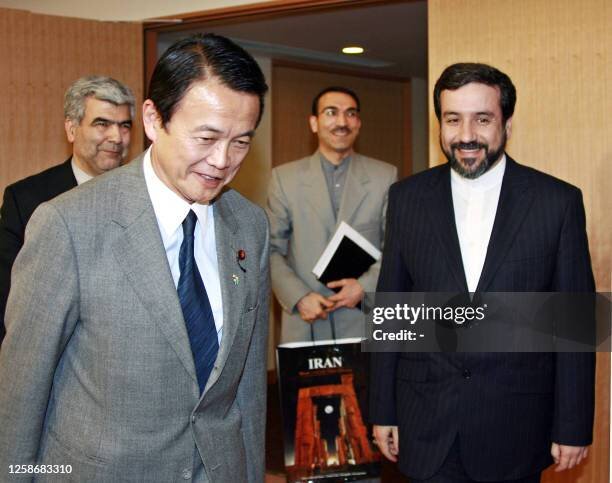 ماجرای این عکس یادگاری احمدینژاد/ عراقچی درباره مذاکرات هستهای چه گفت؟