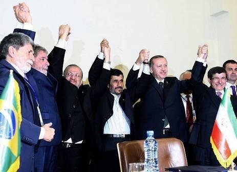 ماجرای این عکس یادگاری احمدینژاد/ عراقچی درباره مذاکرات هستهای چه گفت؟