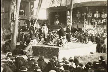 تهران قدیم| عکسی دیده نشده از مجلس روضهخوانی در دوران قاجار تهران قدیم| عکسی دیده نشده از مجلس روضهخوانی در دوران قاجار