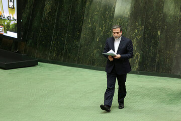 New Iranian admin. to prioritize relations with China, Russia, newly-emerged powers: Araqchi