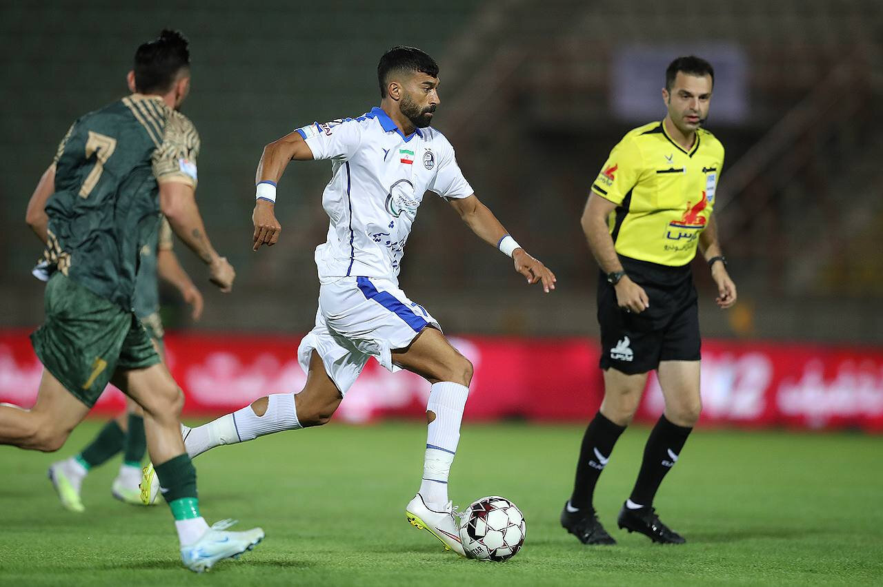 عکس| اولین تصویر رسمی رامین رضاییان در پیراهن استقلال