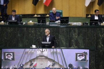 قالیباف: پزشکیان فرزند مجلس است، امروز به خانه خود آمدند /بررسی کابینه تا چهارشنبه ادامه خواهد داشت /همکارانم نظم را رعایت کنند