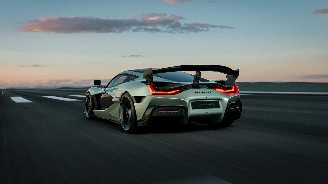 بوگاتی رونالدو هم حریفش نمیشود / صد کیلومتر بر ساعت در یک چشم به هم زدن / عکس