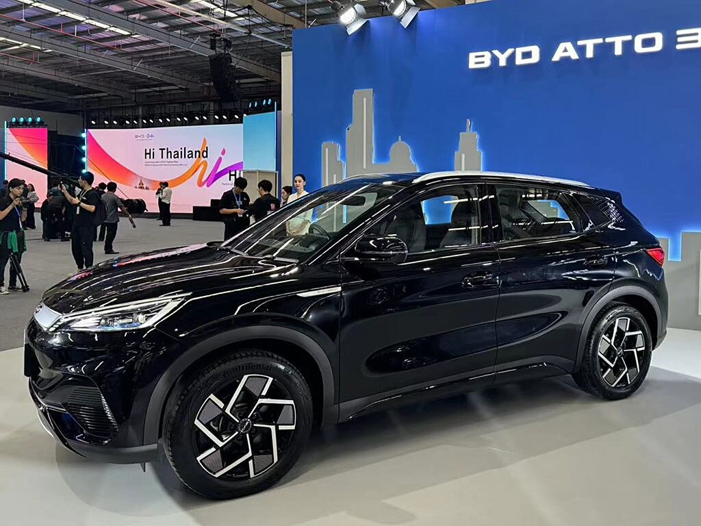 غول خودروهای برقی به پاکستان میآید، به ایران نه