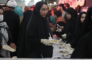 خدمت‌رسانی قهرمانان المپیک در موکب ورزشکاران موحبان الرضا نجف
