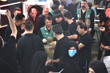 خدمت‌رسانی قهرمانان المپیک در موکب ورزشکاران موحبان الرضا نجف