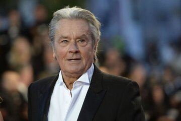 تصاویر | عکس‌های منتشرنشده از سفر آلن دلون به ایران