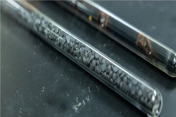 نگران شکسته شدن این شیشه نباشید / خودش را ترمیم میکند