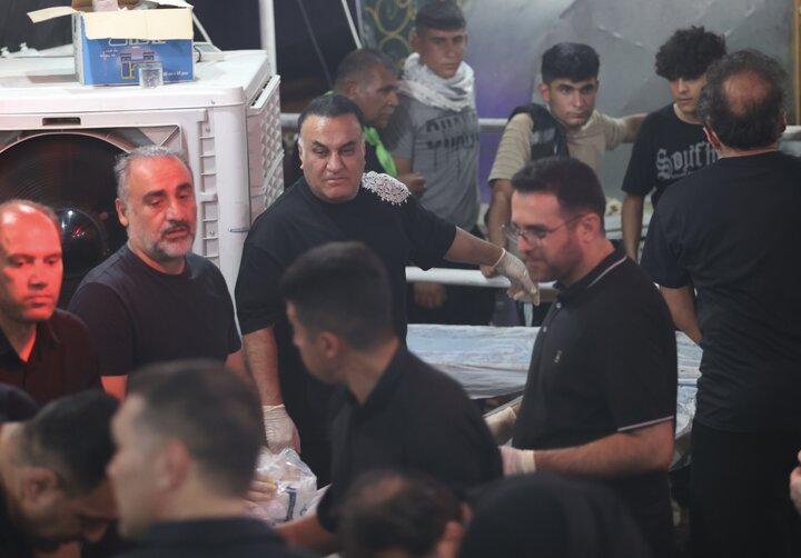 خدمت‌رسانی قهرمانان المپیک در موکب ورزشکاران موحبان الرضا نجف
