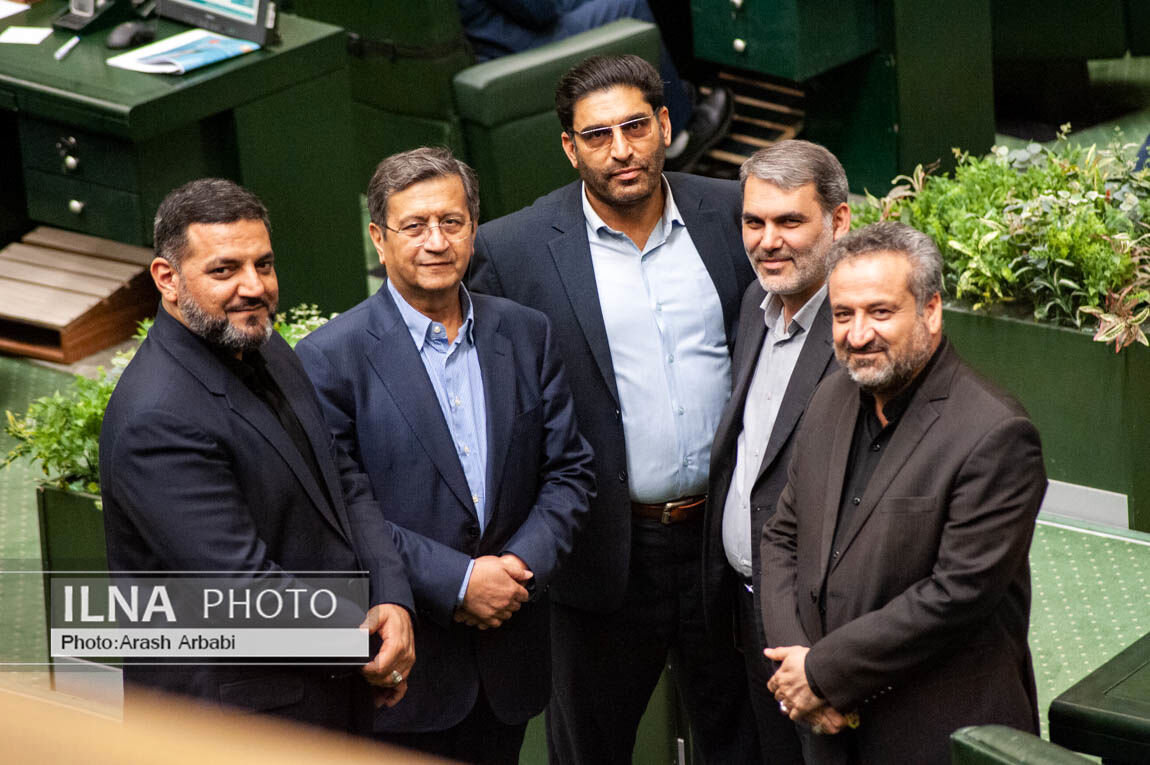 عکس یادگاری نمایندگان با وزرای پیشنهادی پزشکیان؛ از همتی تا کاظمی