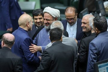 خشم بیپایان تندروها از ظریف؛ از لابی و گعده علیه معاون پزشکیان تا ارسال پیامکهای مشکوک برای نمایندگان خشم بیپایان تندروها از ظریف؛ از لابی و گعده علیه معاون پزشکیان تا ارسال پیامکهای مشکوک برای نمایندگان
