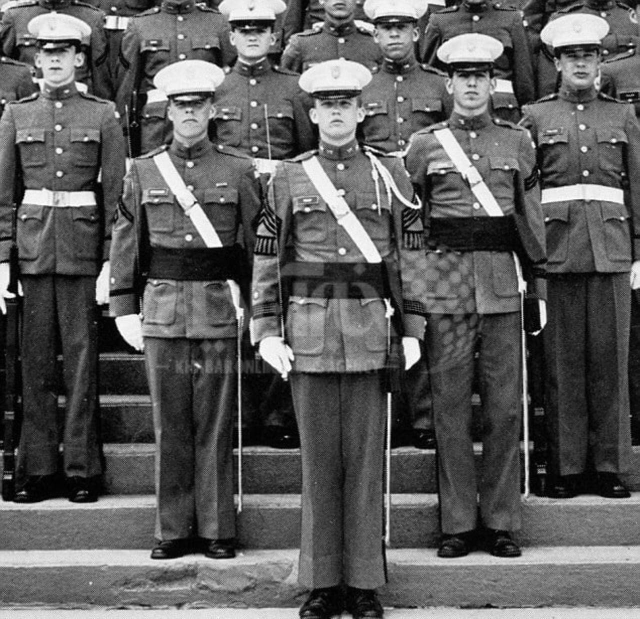 عکس | تصویری دیدهنشده از ترامپ در لباس نظامی؛ افشای سند برای ادعای دونالد