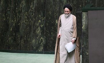 تکیه مجدد خطیب بر صندلی امنیتیترین وزارتخانه دولت پزشکیان /محمود علوی همچنان رکورددار است/جوانترین و مسنترین وزرای اطلاعات+جدول تکیه مجدد خطیب بر صندلی امنیتیترین وزارتخانه دولت پزشکیان /محمود علوی همچنان رکورددار است/جوانترین و مسنترین وزرای اطلاعات+جدول