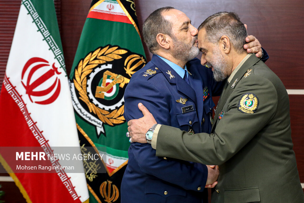 ببینید | آتشسوزی در یکی از بنادر روسیه