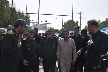 حضور سردار سلامی در مرز مهران/سپاه امیرالمؤمنین (ع) همه بضاعت و تمام امکانات خود را پای کار آورده است/ کل سپاه درگیر موضوع اربعین است حضور سردار سلامی در مرز مهران/سپاه امیرالمؤمنین (ع) همه بضاعت و تمام امکانات خود را پای کار آورده است/ کل سپاه درگیر موضوع اربعین است