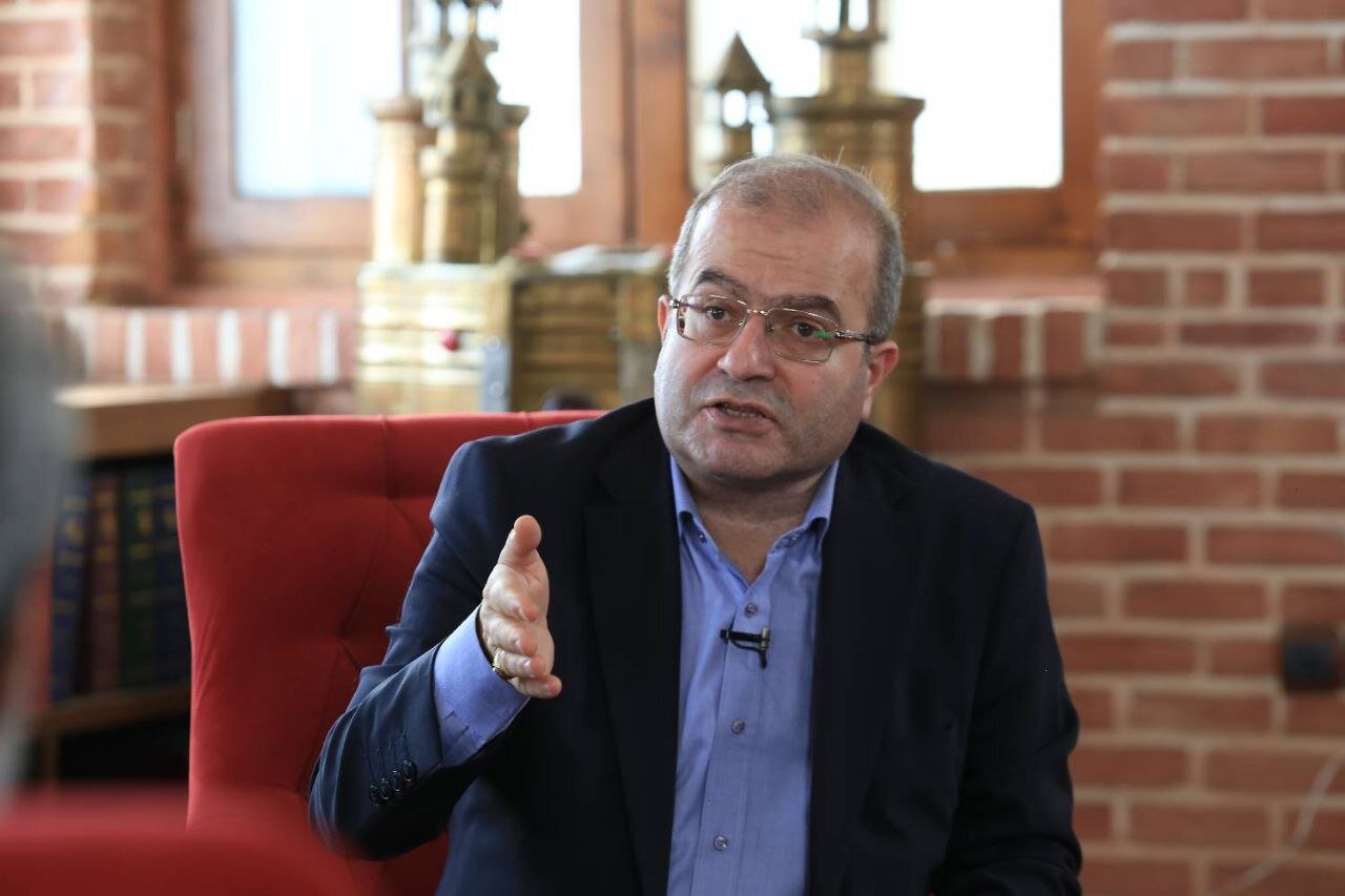 باید به هنرمندان برای ساخت فیلم عاشورایی اعتماد شود/ زیبایی شناسی عاشورا میتواند نجات دهنده سینمای امروز باشد